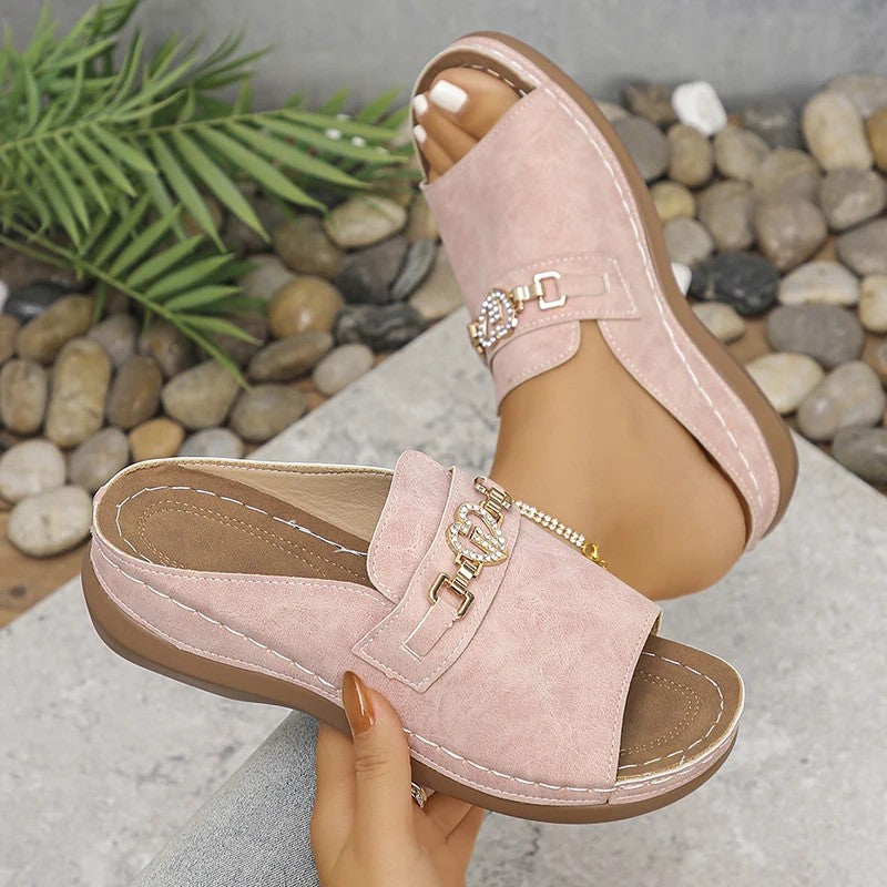 Cuoricino Heart-Charm Wedge Sandals