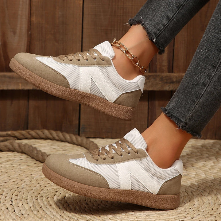 Sidestep Arrow Sneakers