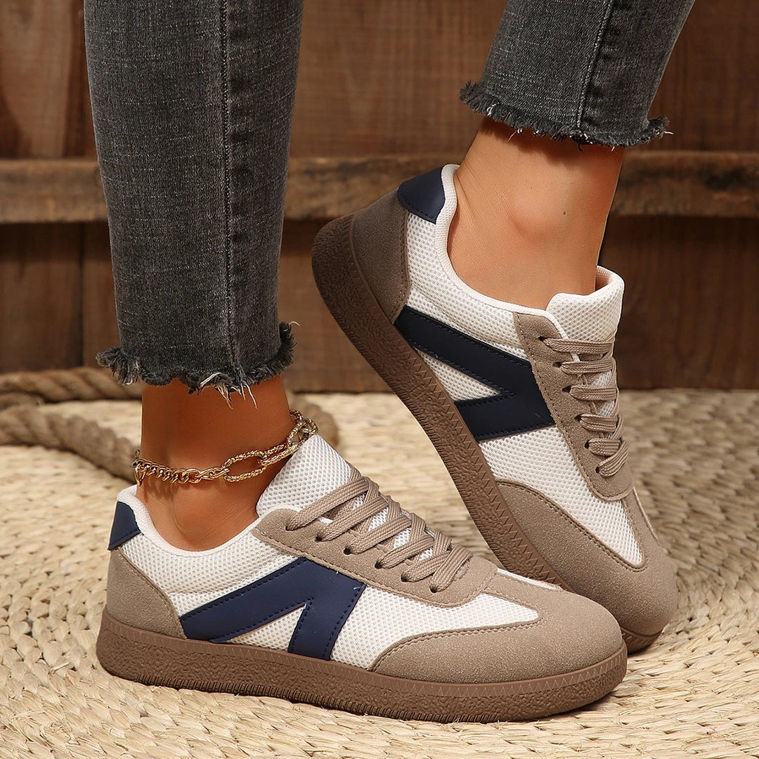Sidestep Arrow Sneakers