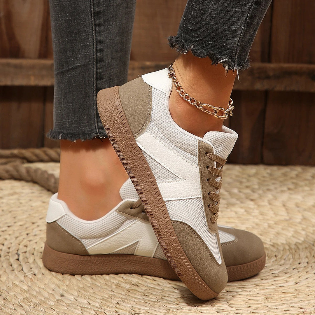 Sidestep Arrow Sneakers