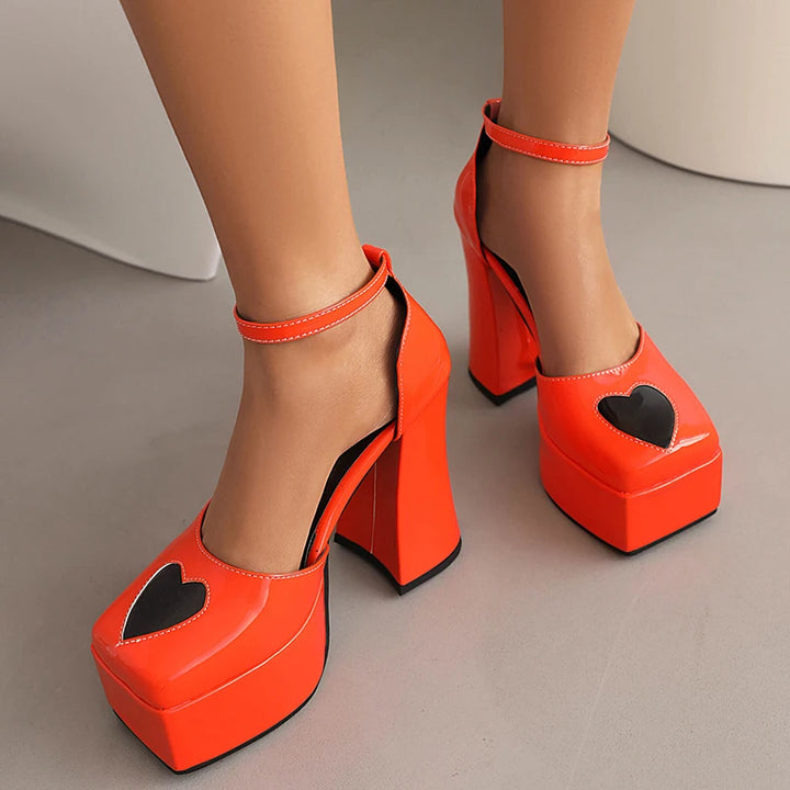 Cuoricino Heart-Cutout Platform Pumps