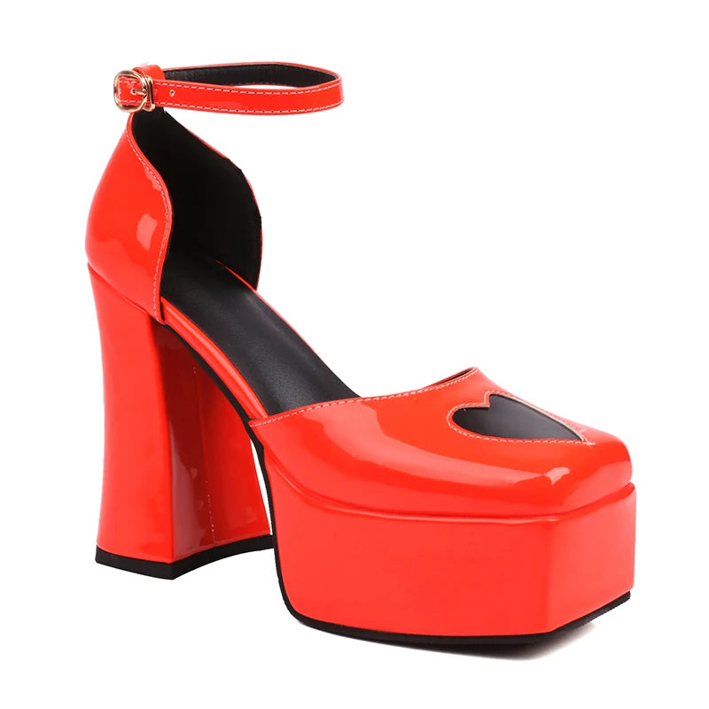 Cuoricino Heart-Cutout Platform Pumps