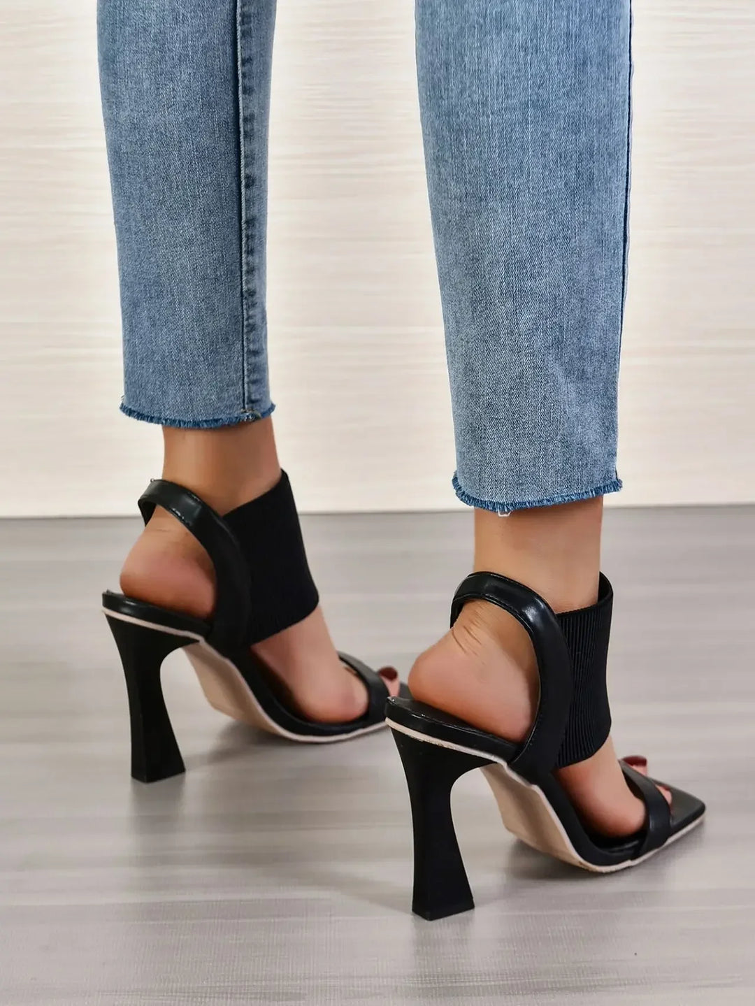 Piramide Elastic Slingback Heels