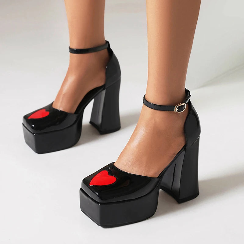 Cuoricino Heart-Cutout Platform Pumps