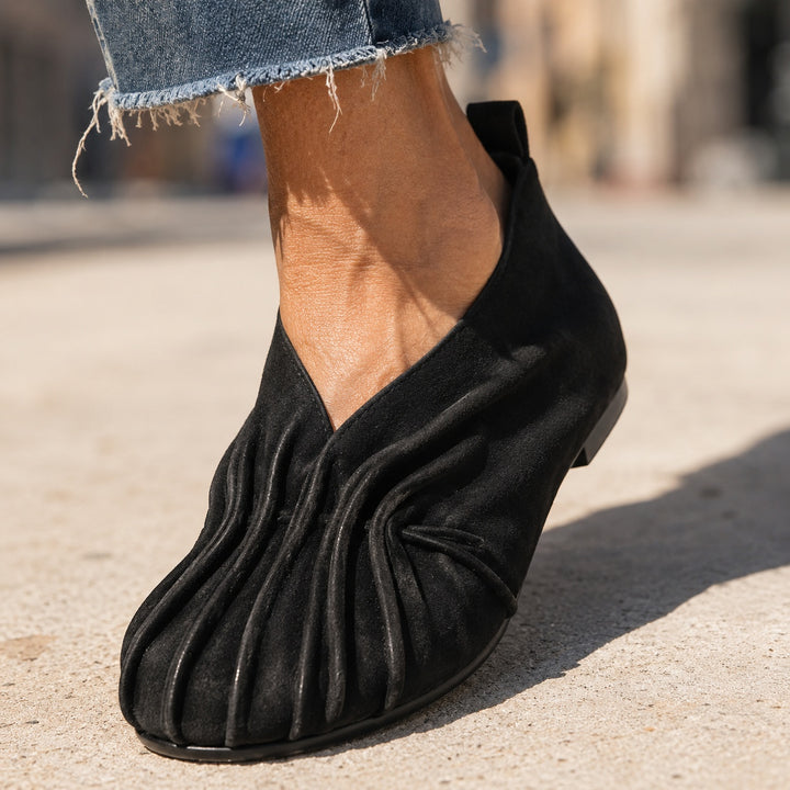 Petalfold Ruched Leather Flats — ce_brooklyn_s2_01