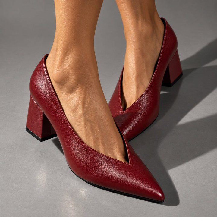 Vittoria V-Cut Pumps — ce_brooklyn_s3_01